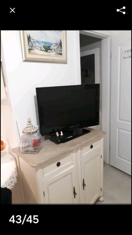 Studio Apartment Angie Split Bagian luar foto